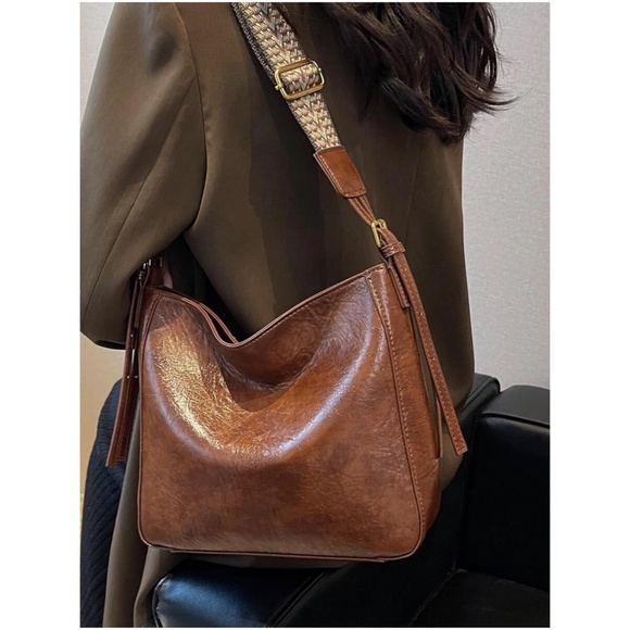 Western Vegan Leather Shoulder Crossbody Bag - Picture 6 of 16